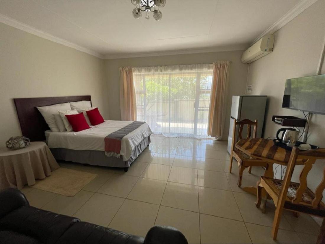 Khutsong Guests House Burgersfort Exterior photo
